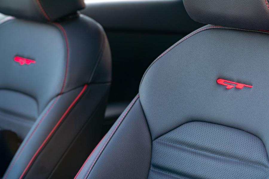 Детали интерьера Kia Forte GT (BD) 2019 года  (NA) (фото 17 из 32)